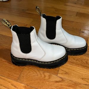 Platform Dr Martens 2976 Chelsea Boots